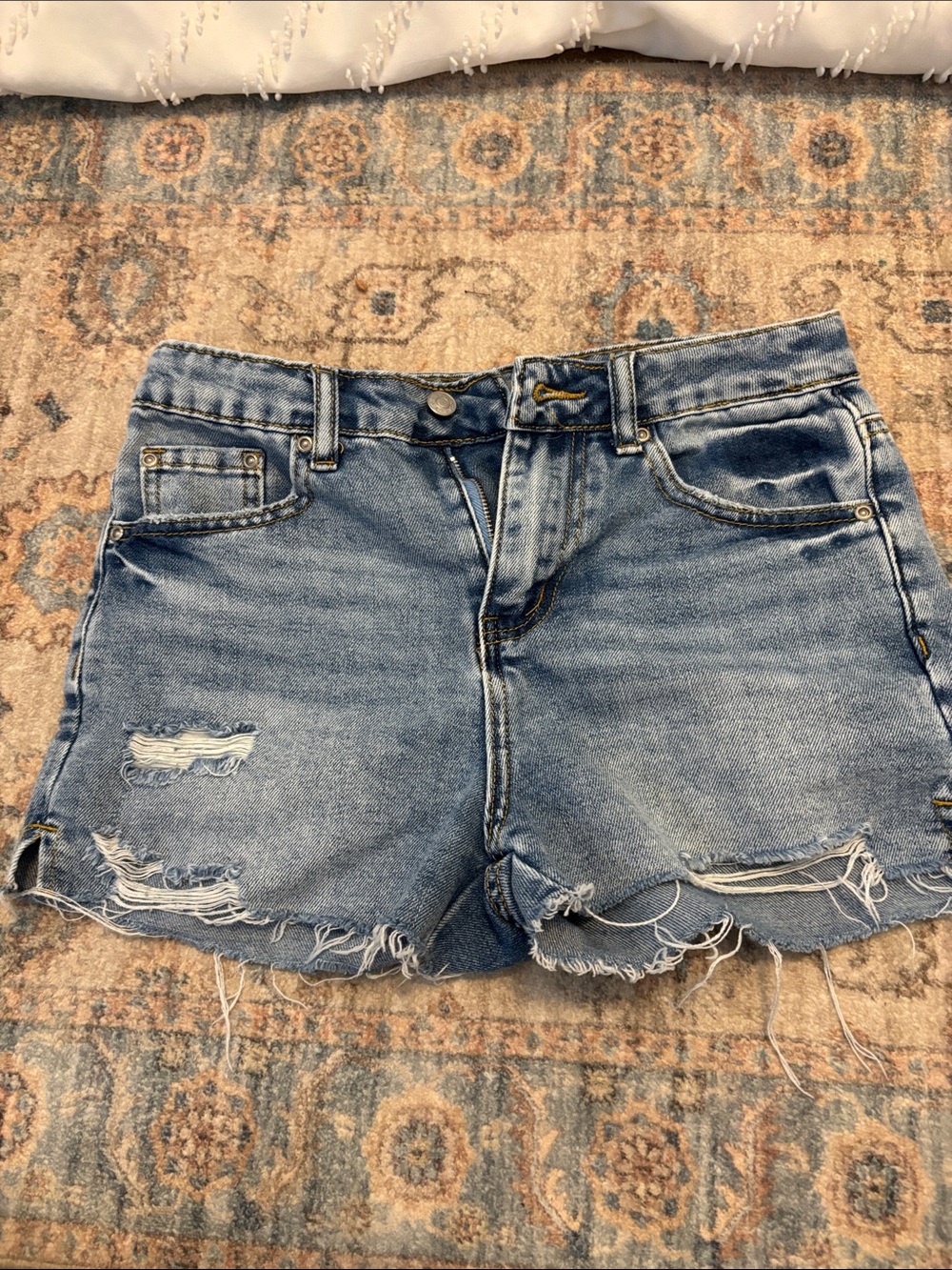 Tractr Distressed Denim Shorts in Faded Blue